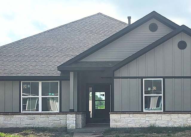 Property at 18 Gemstone Ct, Angleton, TX 77515, 3 beds, 3 baths