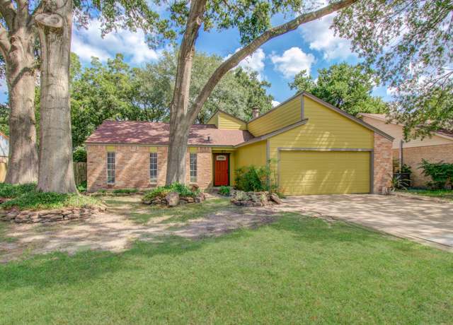 Property at 13110 Maxim Dr, Houston, TX 77065, 3 beds, 2 baths