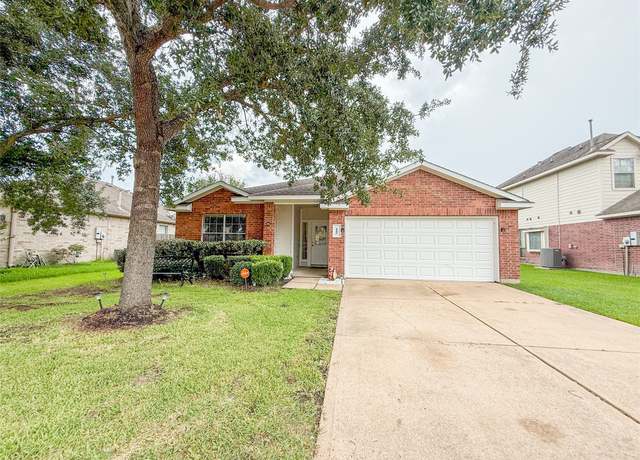 Property at 6009 Village Grove Dr, Pearland, TX 77581, 3 beds, 2 baths