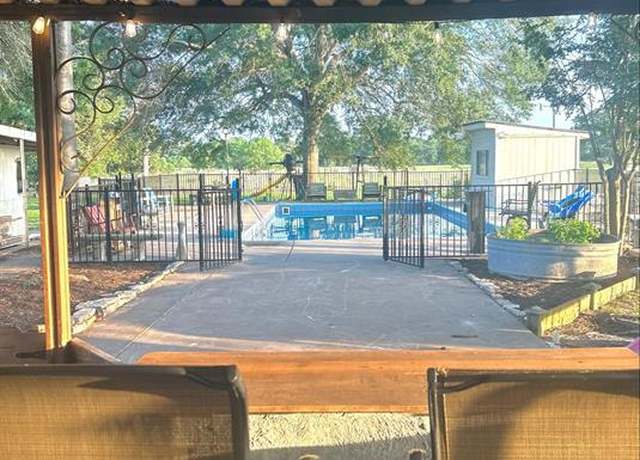Property at 40670 Jozwiak Ln, Hempstead, TX 77445, 3 beds, 2 baths