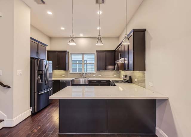 Property at 407 N Nagle St Unit E, Houston, TX 77003, 3 beds, 3.5 baths