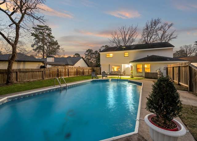 Property at 551 Hermitage Ct, Conroe, TX 77302, 4 beds, 2.5 baths