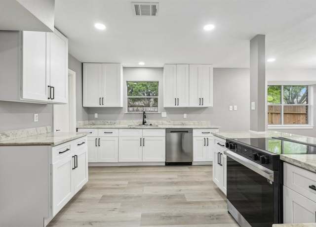 Property at 4031 Rushcroft Dr, Houston, TX 77082, 3 beds, 2.5 baths