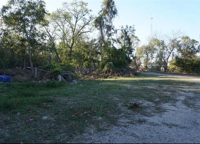 Property at 424 S Avenue D, Humble, TX 77338
