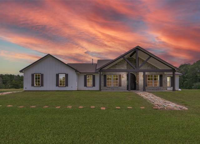 Property at 1368 Fm 247 Rd, Huntsville, TX 77320, 4 beds, 3 baths