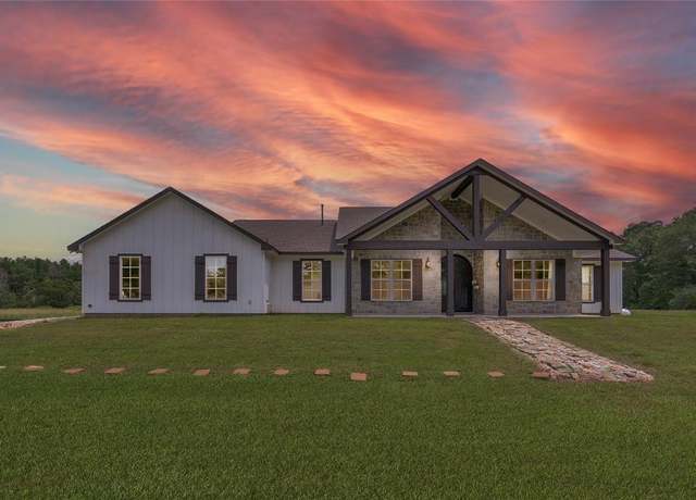 Property at 1368 Fm 247 Rd, Huntsville, TX 77320, 4 beds, 3 baths