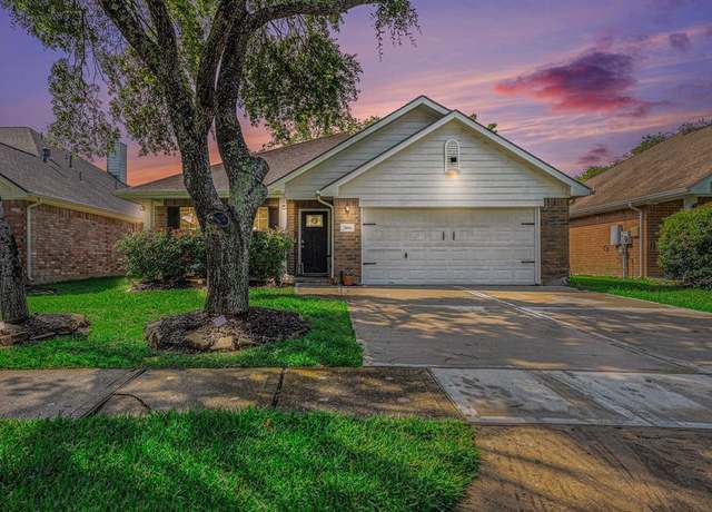 Property at 2884 Shallow Brook Ln, Dickinson, TX 77539, 4 beds, 2 baths