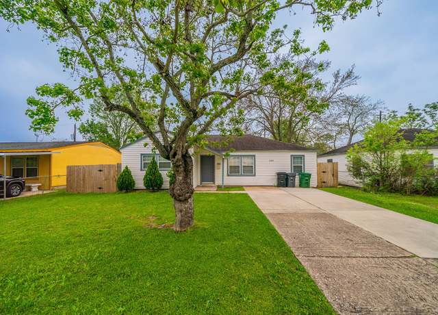 Property at 4306 Groton Dr, Houston, TX 77047, 3 beds, 2 baths