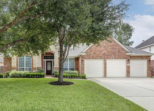 Property at 2047 Doolan Dr, Conroe, TX 77301, 3 beds, 3 baths