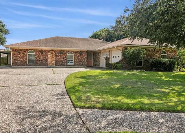 Property at 716 Sierra Cir, Port Neches, TX 77651, 3 beds, 3 baths