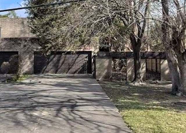 Property at 4560 Bellaire Blvd, Bellaire, TX 77401, 3 beds, 2.5 baths