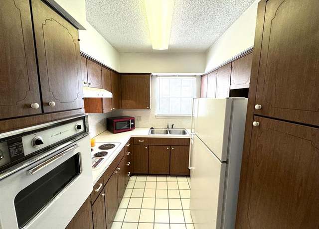 Property at 2701 Bellefontaine St Unit A15, Houston, TX 77025, 1 bed, 1 bath