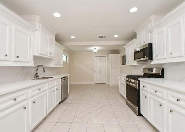 Property at 44 Farrell St, Houston, TX 77022, 3 beds, 1 bath