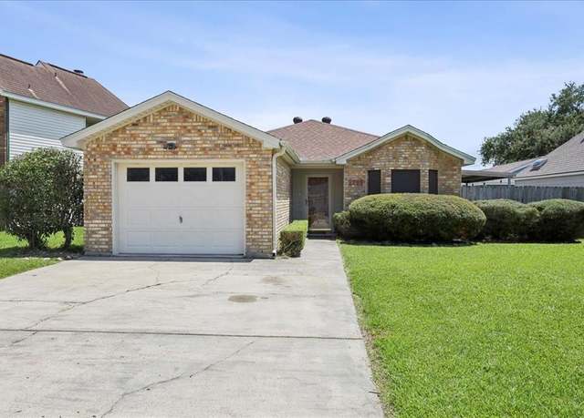 Property at 2705 Terrace Cir, Orange, TX 77630, 3 beds, 1.5 baths