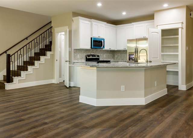 Property at 1612 Rocky Falls Rd, Richmond, TX 77469, 5 beds, 3.5 baths