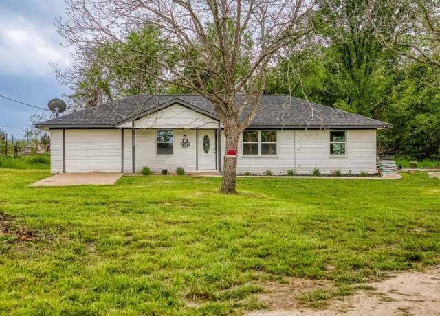 Property at 8822 Punchard Ln, Bellville, TX 77418, 3 beds, 2 baths