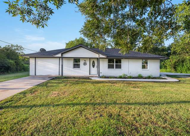 Property at 8822 Punchard Ln, Bellville, TX 77418, 3 beds, 2 baths