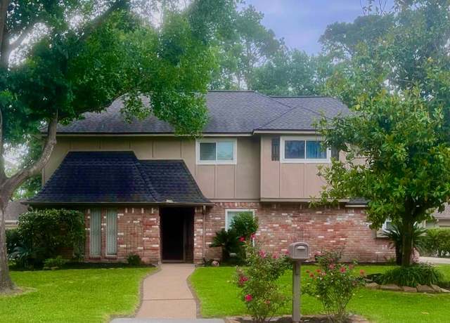 Property at 16922 Windrow Drive Dr, Spring, TX 77379, 5 beds, 3.5 baths
