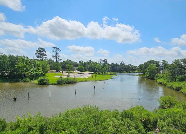 Property at 3801 Peacock Isle Dr, Dickinson, TX 77539, 3 beds, 2 baths