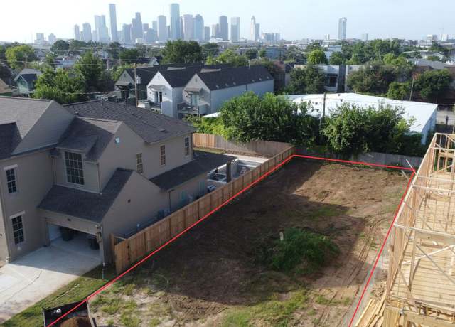 Property at 710 E 7th St, Houston, TX 77007