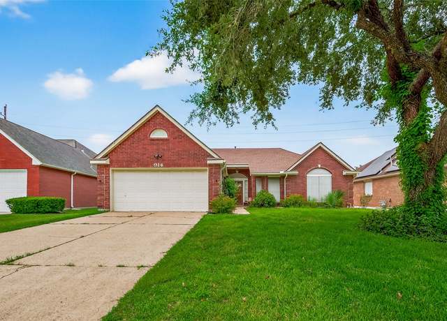 Property at 914 W Peach Hollow Cir, Pearland, TX 77584, 2 beds, 2 baths