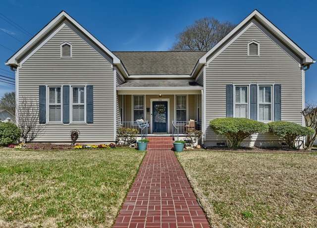 Property at 558 N Madison St, La Grange, TX 78945, 3 beds, 3.5 baths