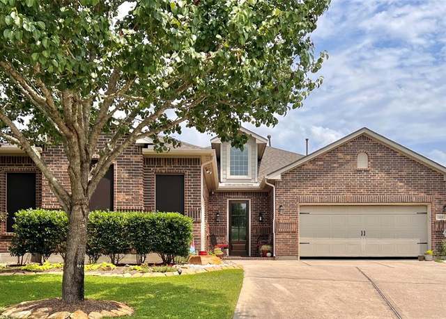 Property at 115 Carriage Ct, Magnolia, TX 77354, 3 beds, 2.5 baths