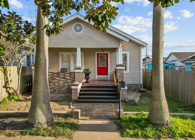 Property at 1019 Avenue M, Galveston, TX 77550, 2 beds, 2 baths