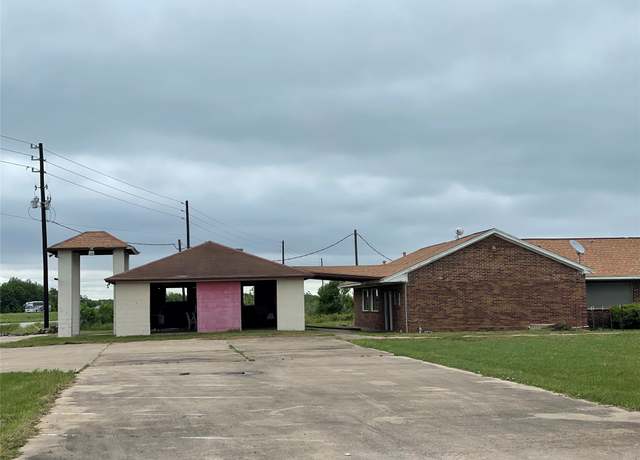 Property at 211 County Rd 227, Hungerford, TX 77435