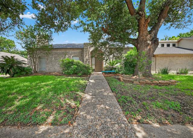 Property at 10815 Shawnbrook Dr, Houston, TX 77071, 4 beds, 2 baths
