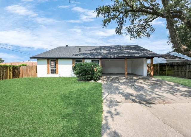 Property at 916 Woods Dr, Liberty, TX 77575, 4 beds, 3 baths
