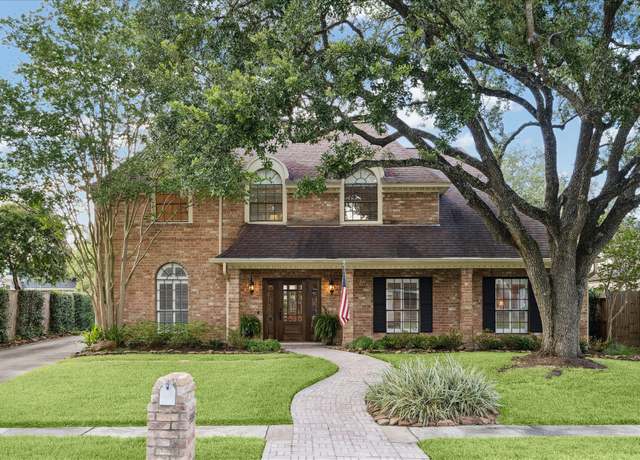 Property at 12110 Carriage Hill Dr, Houston, TX 77077, 3 beds, 2.5 baths