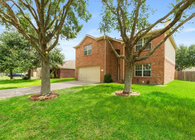 Property at 2106 Goldfinch Ln, League City, TX 77573, 4 beds, 2.5 baths