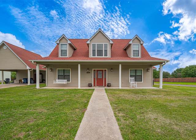 Property at 1805 Cottonwood St, Navasota, TX 77868, 3 beds, 2.5 baths