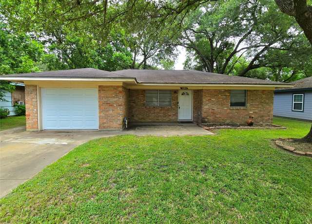 Property at 2209 Linwood Ln, Bay City, TX 77414, 3 beds, 1.5 baths