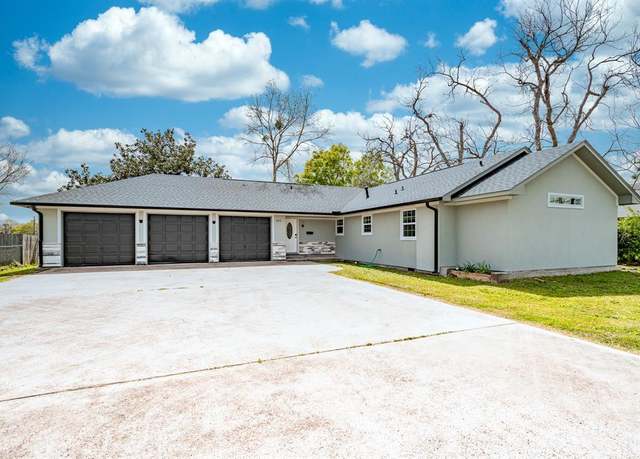 Property at 204 Dyer Ave, Baytown, TX 77520, 3 beds, 3 baths