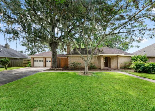Property at 2254 Lake Forrest Dr, West Columbia, TX 77486, 4 beds, 2 baths