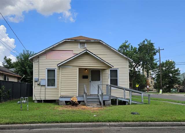 Property at 2001 Maryland St, Baytown, TX 77520, 3 beds, 1 bath