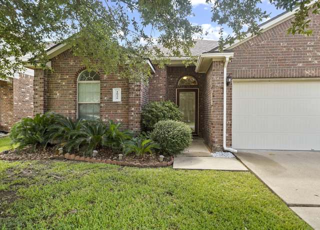 Property at 1026 Luke Dr, Alvin, TX 77511, 3 beds, 2 baths