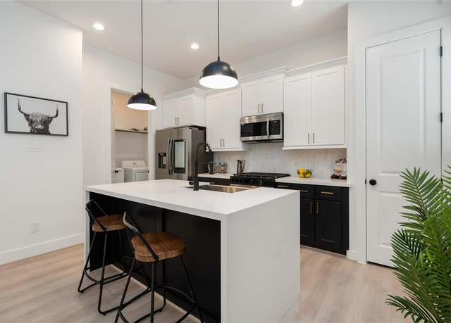 Property at 2522 Live Oak St, Houston, TX 77004, 3 beds, 3.5 baths