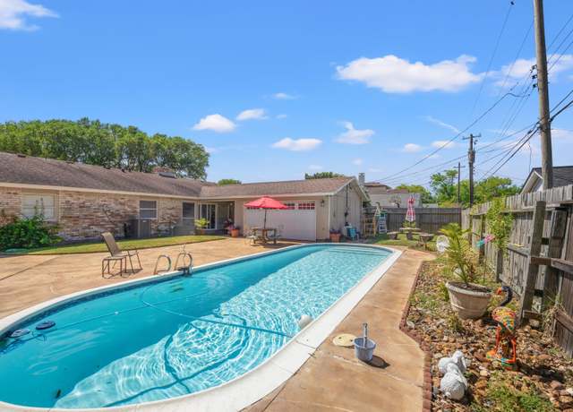 Property at 3026 Beluche Dr Dr, Galveston, TX 77551, 4 beds, 2.5 baths
