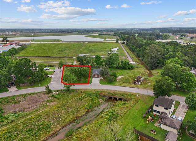 Property at 303 Barnacle Dr, Crosby, TX 77532