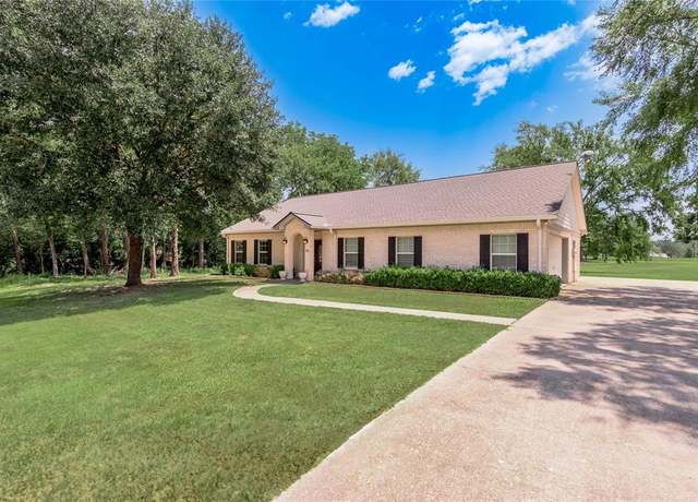 Property at 22 Greenway Dr, Trinity, TX 75862, 3 beds, 2.5 baths