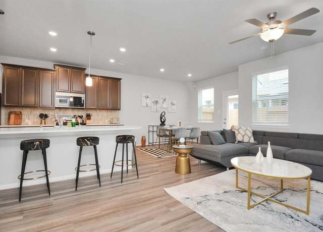 Property at 1524 Parkland Oak Dr, Houston, TX 77084, 3 beds, 2.5 baths