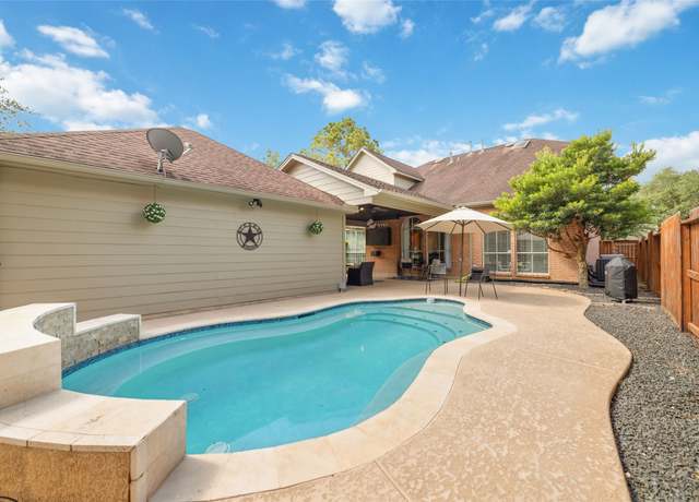 Property at 7411 Greatwood Grove Dr, Sugar Land, TX 77479, 3 beds, 3 baths