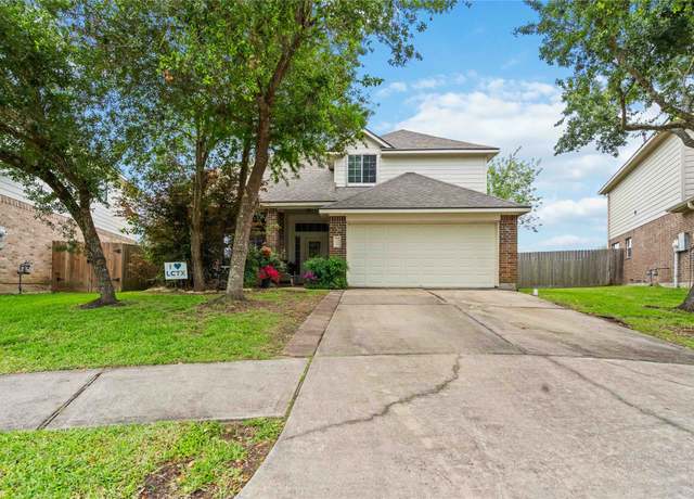 Property at 102 Pebble Walk Ln, Dickinson, TX 77539, 4 beds, 2.5 baths