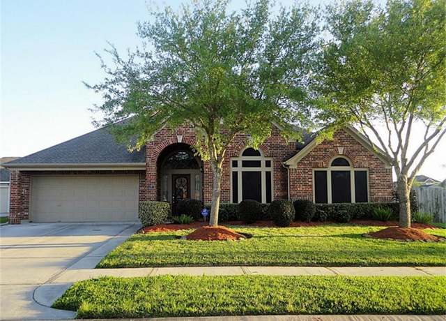 Property at 629 Pelican Harbour Dr, Texas City, TX 77590, 4 beds, 3 baths