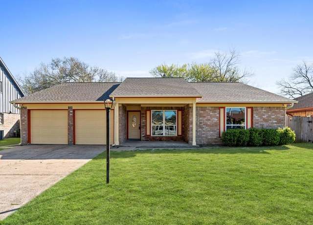 Property at 11411 Longbrook Dr, Houston, TX 77099, 3 beds, 2 baths