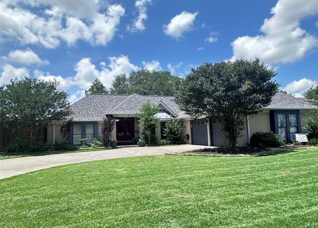 Property at 807 Trochta St, El Campo, TX 77437, 4 beds, 4 baths
