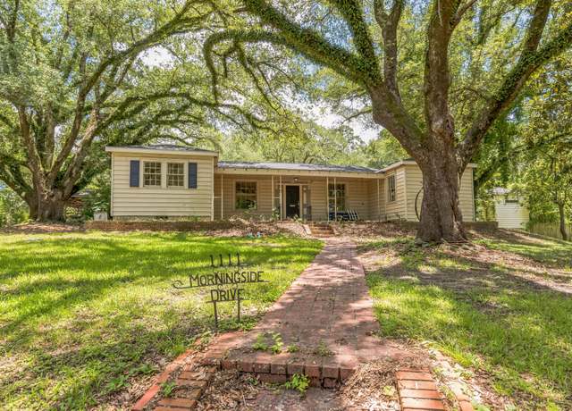 Property at 1111 Morningside Dr, Lufkin, TX 75904, 4 beds, 4 baths